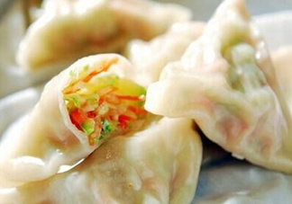 十個(gè)月的寶寶可以吃餃子嗎？寶寶吃什么餡的餃子好？