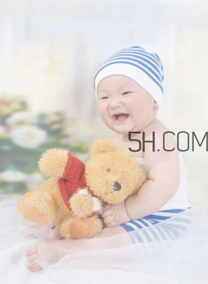 小孩風(fēng)熱感冒怎么辦？小孩子高燒手腳冰涼怎么處理？