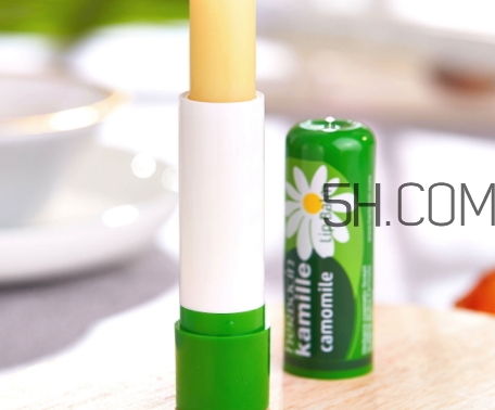 herbacin賀本清小甘菊唇膏怎么樣？小甘菊唇膏使用心得