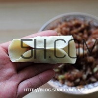 餃子和面用熱水還是冷水？餃子和面要醒多長時間？