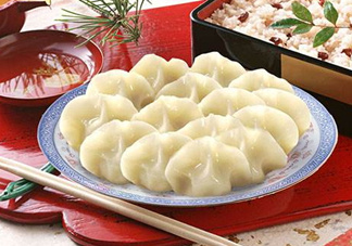 餃子和面用熱水還是冷水？餃子和面要醒多長時間？