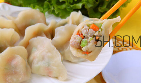 為什么餃子煮熟了會(huì)浮起來(lái)？餃子煮多久才熟？