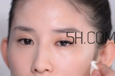 悅詩(shī)風(fēng)吟隔離乳怎么用？悅詩(shī)風(fēng)吟隔離乳色號(hào)怎么選？