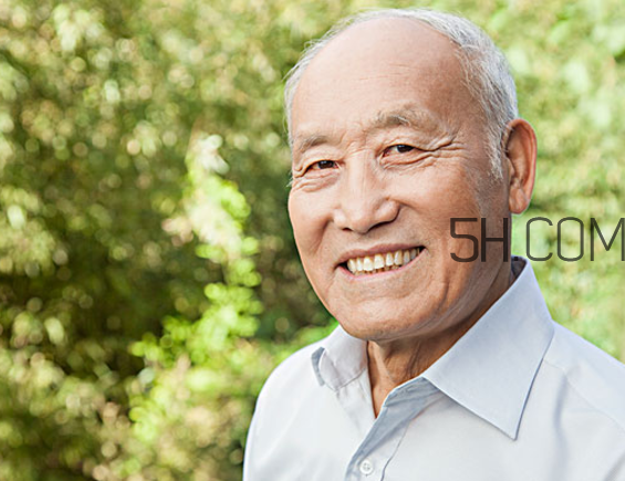 肺結(jié)核跟乙肝哪個(gè)嚴(yán)重？肺結(jié)核會(huì)轉(zhuǎn)化為肺癌嗎？