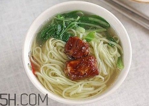 秋天喝蜂蜜有什么好處？秋天吃什么對身體好？