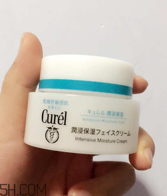 珂潤(rùn)面霜適合夏天用嗎？夏天用珂潤(rùn)面霜會(huì)油嗎？