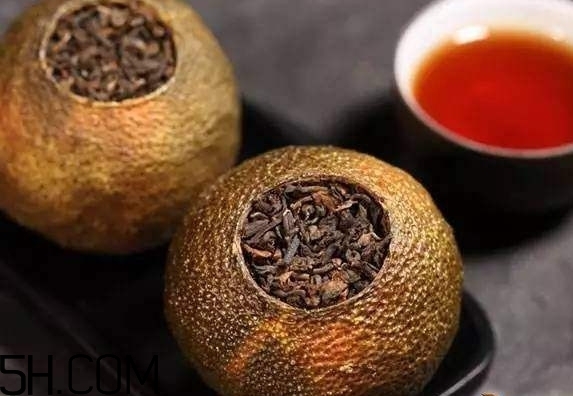 小青柑會(huì)上火嗎？小青柑整個(gè)泡和掰開(kāi)泡味道有什么區(qū)別？