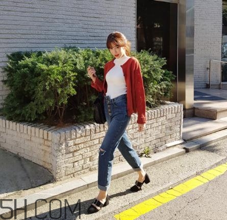 白色毛衣外套怎么搭配？白色毛衣配什么顏色外套？