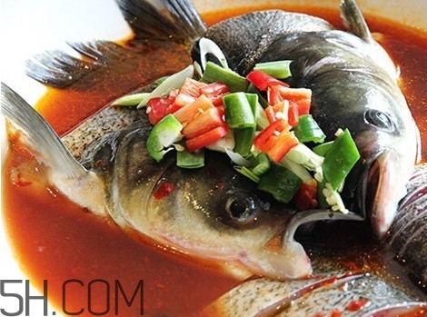 胖頭魚吃什么？胖頭魚怎么殺