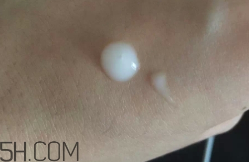 百雀羚精華液怎么用？百雀羚精華液的正確使用方法