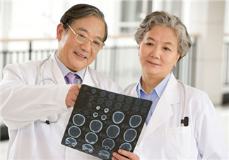 甲亢為什么會(huì)突眼？甲亢為什么會(huì)低鉀？