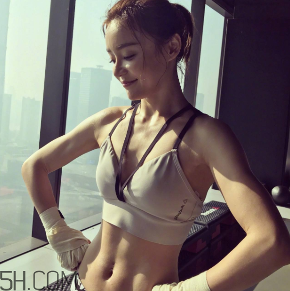 肚子上有肉可以練馬甲線嗎？女生怎么練馬甲線？