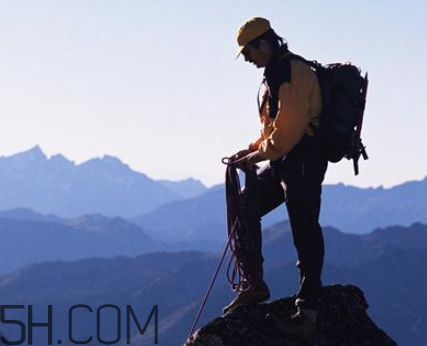 登山鞋什么牌子好？登山鞋與徒步鞋的區(qū)別