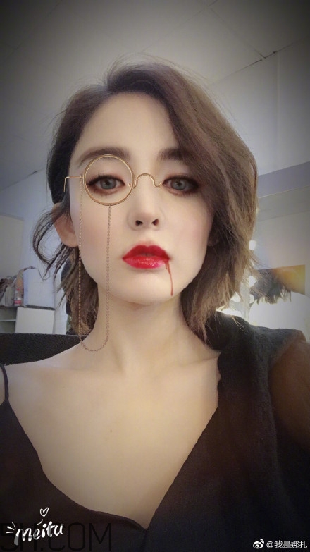 娜扎吸血鬼妝容是用的什么軟件？娜扎吸血鬼妝容操作步驟