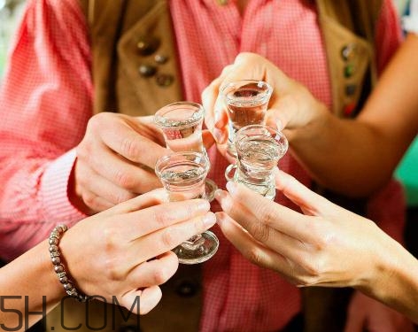 身上有傷口能喝酒嗎？喝酒會影響傷口愈合嗎？