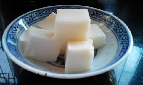 喝純牛奶喝多少合適？牛奶凍怎么做好吃？