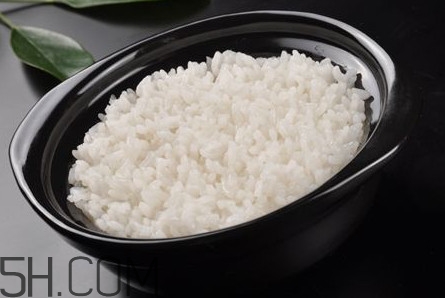 煮飯是用電飯煲好還是電壓力鍋好？煮飯是精煮還是快煮