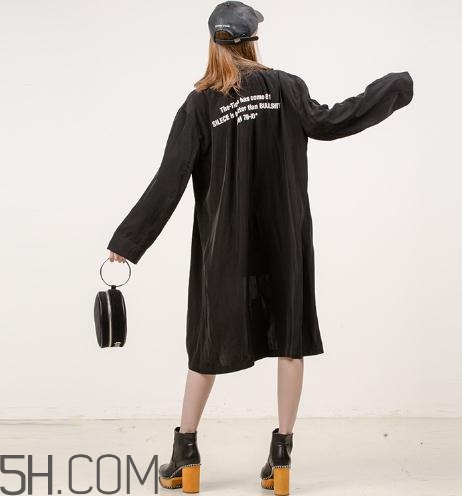 moussy的衣服怎么樣？moussy的外套很大嗎？