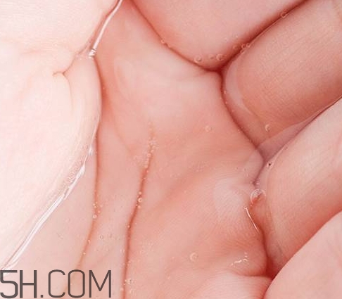 esthe dew爽膚水哪個顏色好？esthe dew化妝水不同顏色區(qū)別