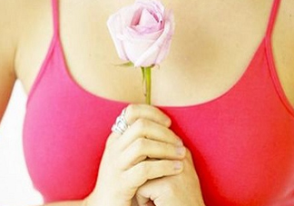 是什么因素決定了乳房大小？乳房脹痛是怎么回事