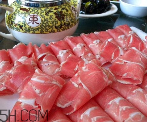 涮羊肉哪個(gè)部位最好吃？涮羊肉都有什么菜？