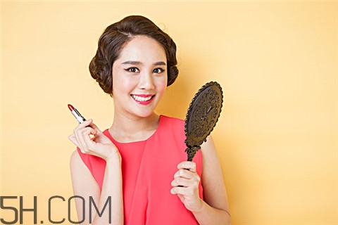 烤瓷牙為什么會(huì)出臭味？烤瓷牙為什么那么貴？
