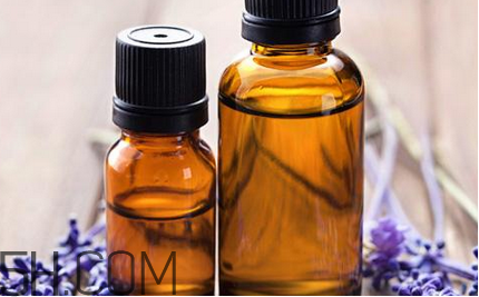 油性發(fā)質(zhì)能用精油護發(fā)嗎？薰衣草精油能預(yù)防頭發(fā)分叉嗎？