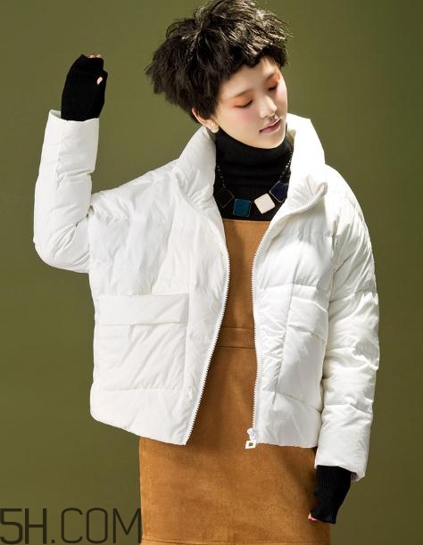 白色羽絨服發(fā)黃怎么洗白？白色羽絨服染色怎么能去掉？