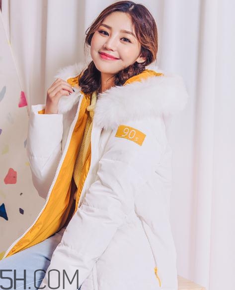 白色羽絨服發(fā)黃怎么洗白？白色羽絨服染色怎么能去掉？