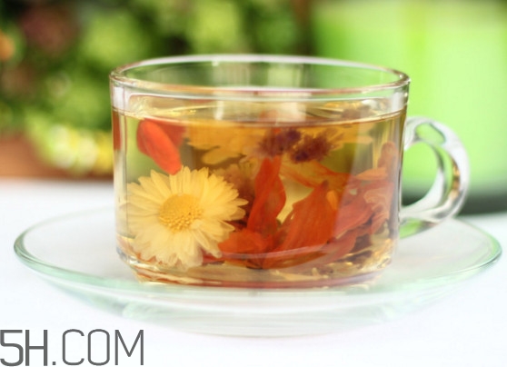 天氣干燥煲什么湯喝最好？氣候干燥喝什么茶好
