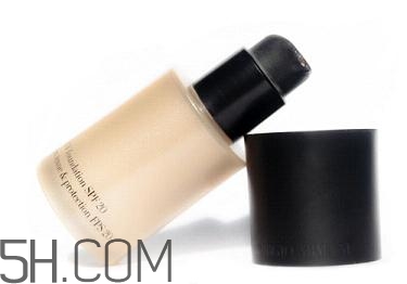 女生怎樣學(xué)會(huì)快速化妝？新手化妝需要的基本用品