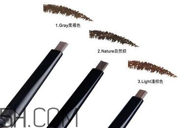 女生怎樣學(xué)會(huì)快速化妝？新手化妝需要的基本用品