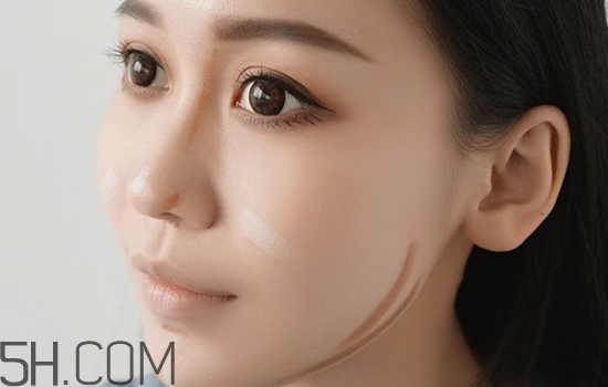 秋冬適合什么妝容？怎樣涂口紅好看？
