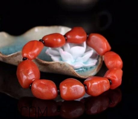 南紅瑪瑙會越戴越紅嗎？南紅瑪瑙會越戴越亮嗎？