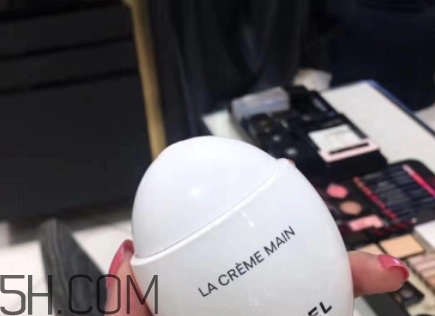 香奈兒la creme main護(hù)手霜怎么用？香奈兒鵝卵石護(hù)手霜評(píng)測