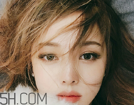 謎尚和瑪麗黛佳素顏霜哪個好？素顏霜對皮膚傷害大嗎？