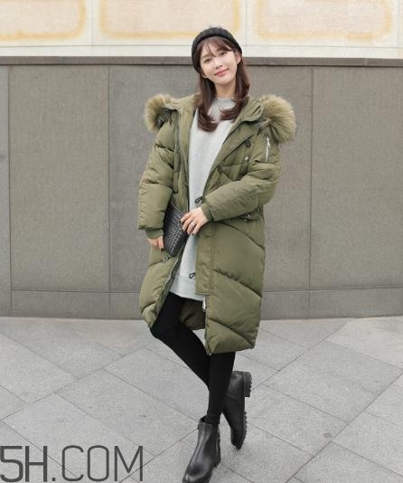 軍綠色羽絨服怎么搭配？軍綠色羽絨服搭配圖片