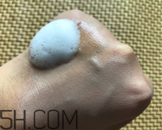 絲塔芙泡沫潔面乳怎么用？泡沫潔面乳用法