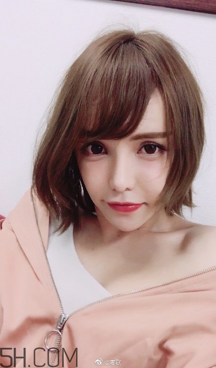 女人說嘖嘖是什么意思？女生發(fā)消息嘖嘖代表什么
