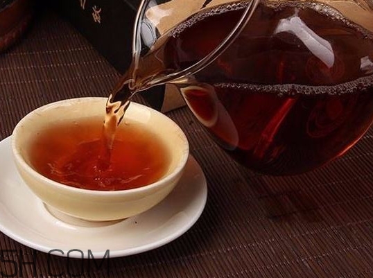 服用哪些藥物前后不能喝酒？為什么不能用茶葉水服藥