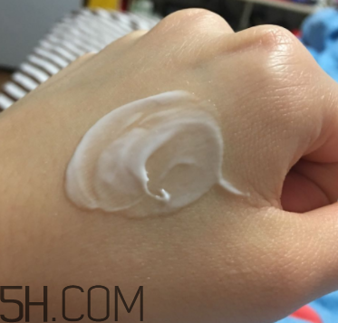 露得清身體乳怎么樣？露得清身體乳好用嗎？