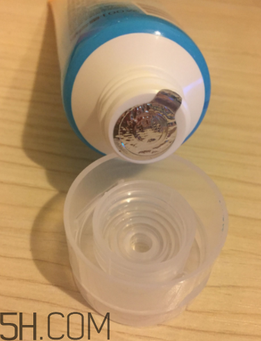 露得清綿密洗面奶怎么樣？露得清綿密洗面奶好用嗎？