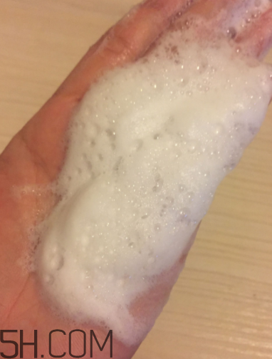 露得清綿密洗面奶怎么樣？露得清綿密洗面奶好用嗎？