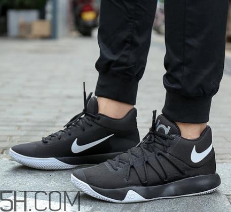 籃球鞋鞋底硬怎么辦？籃球鞋什么底最耐磨？
