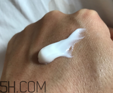 小蜜蜂潤膚露怎么樣？小蜜蜂潤膚露好用嗎？