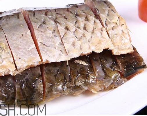 腌咸魚鹽和魚的比例是多少？咸魚一般腌多久才能曬