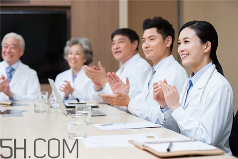 白內(nèi)障能針灸嗎？白內(nèi)障能配眼鏡嗎？