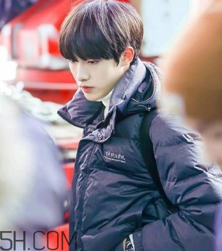 中戲羽絨服多少錢？中戲羽絨服怎么買？