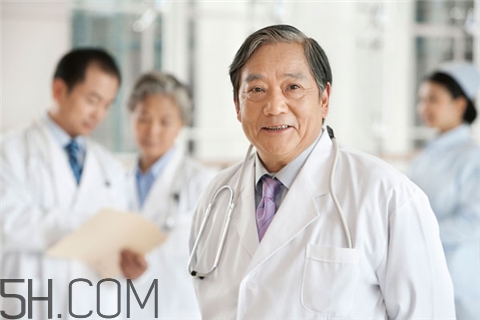 牙周炎吃頭孢有用嗎？牙周炎吃維生素c有用嗎？