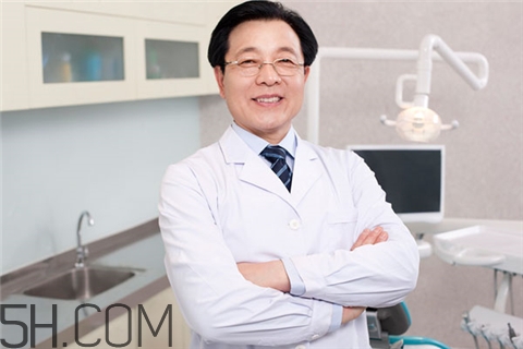 牙周炎會口臭嗎？牙周炎會遺傳嗎？